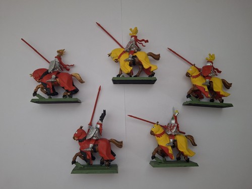 Plastic bretonnian knights - plastic, of