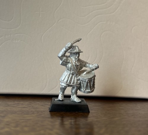 Bretonnian men arms drummer - bretonnian,