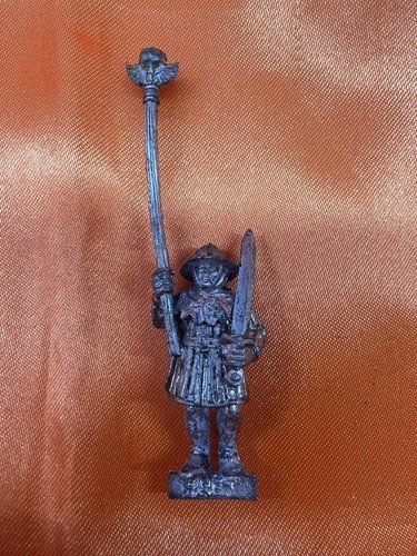 Bretonnian men arms - at,