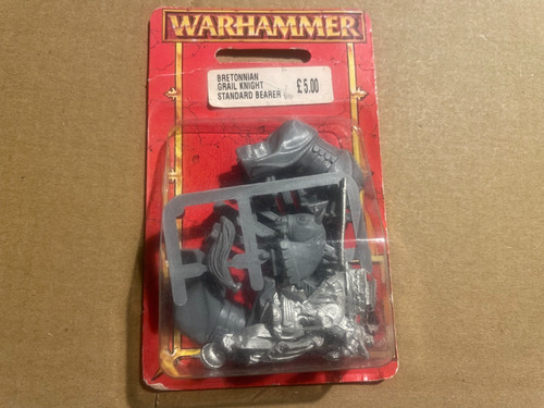 Bretonnian grail knight - bretonnian,