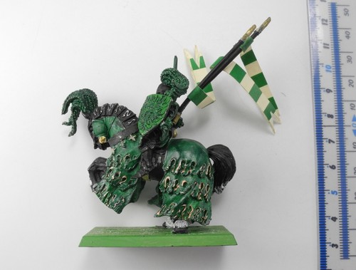 The green knight metal - green,