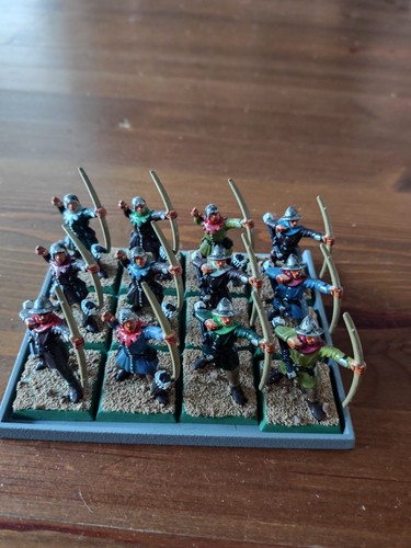 Bretonian peasant archers 12x - archers,