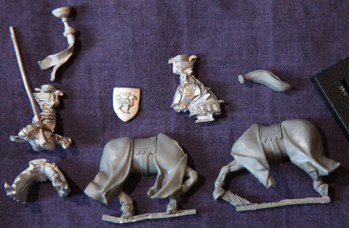Bretonnian grail knight - grail,