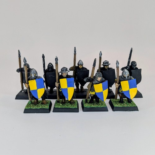 Bretonnian men arms with - bretonnian,