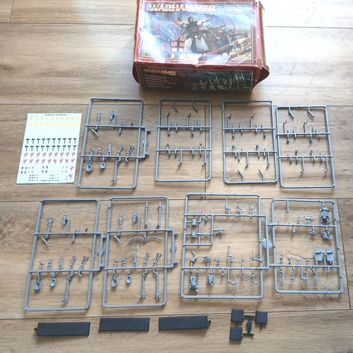Bretonnian plastic archer - bretonnian,