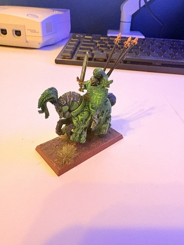 The green knight metal - green,